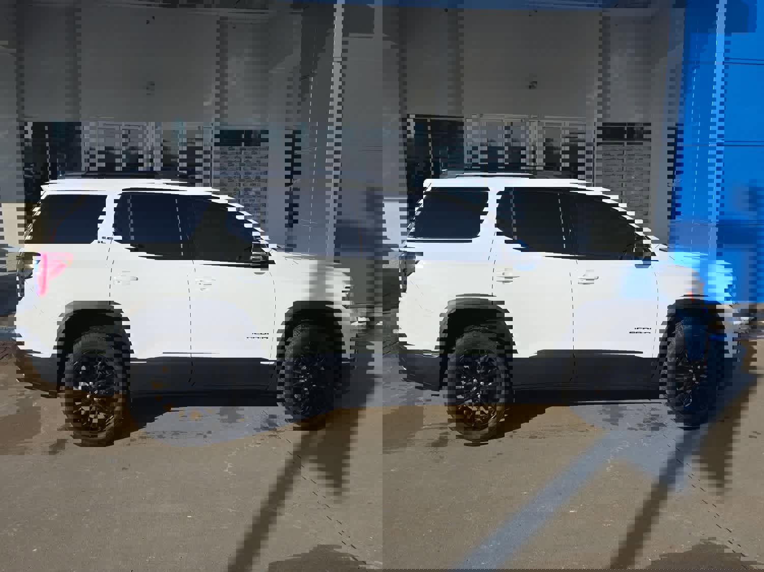 Used 2023 GMC Acadia SLE w/ Driver Convenience Package