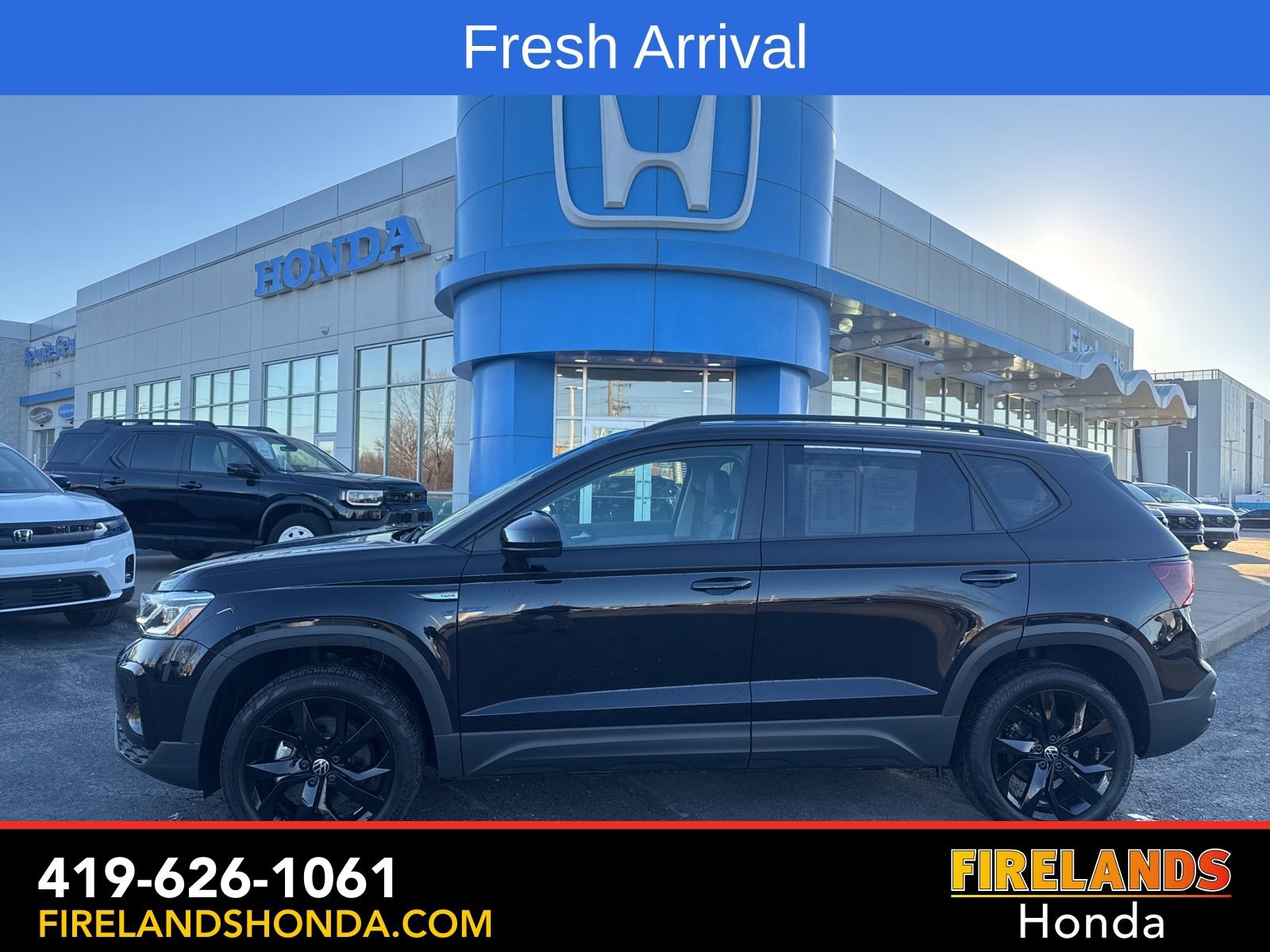 Used 2024 Volkswagen Taos SE image 1