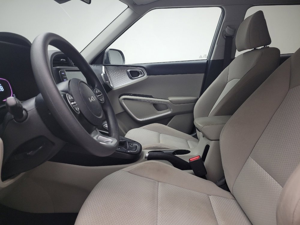 Used 2023 Kia Soul LX w/ LX Technology Package image 17