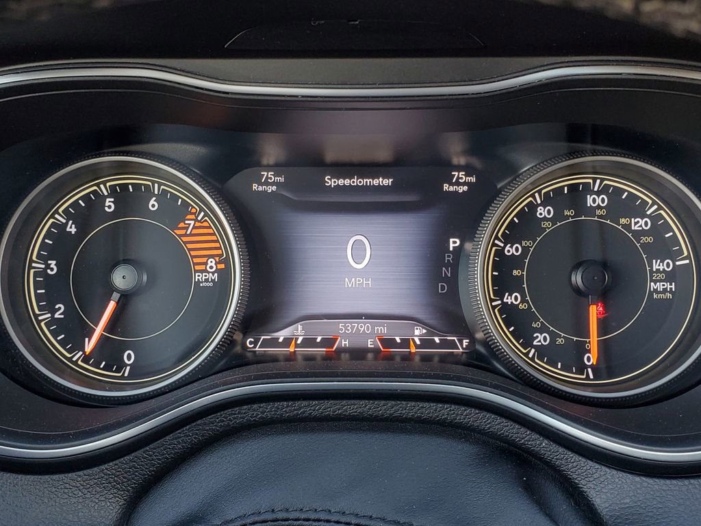 Used 2019 Jeep Cherokee Limited image 18