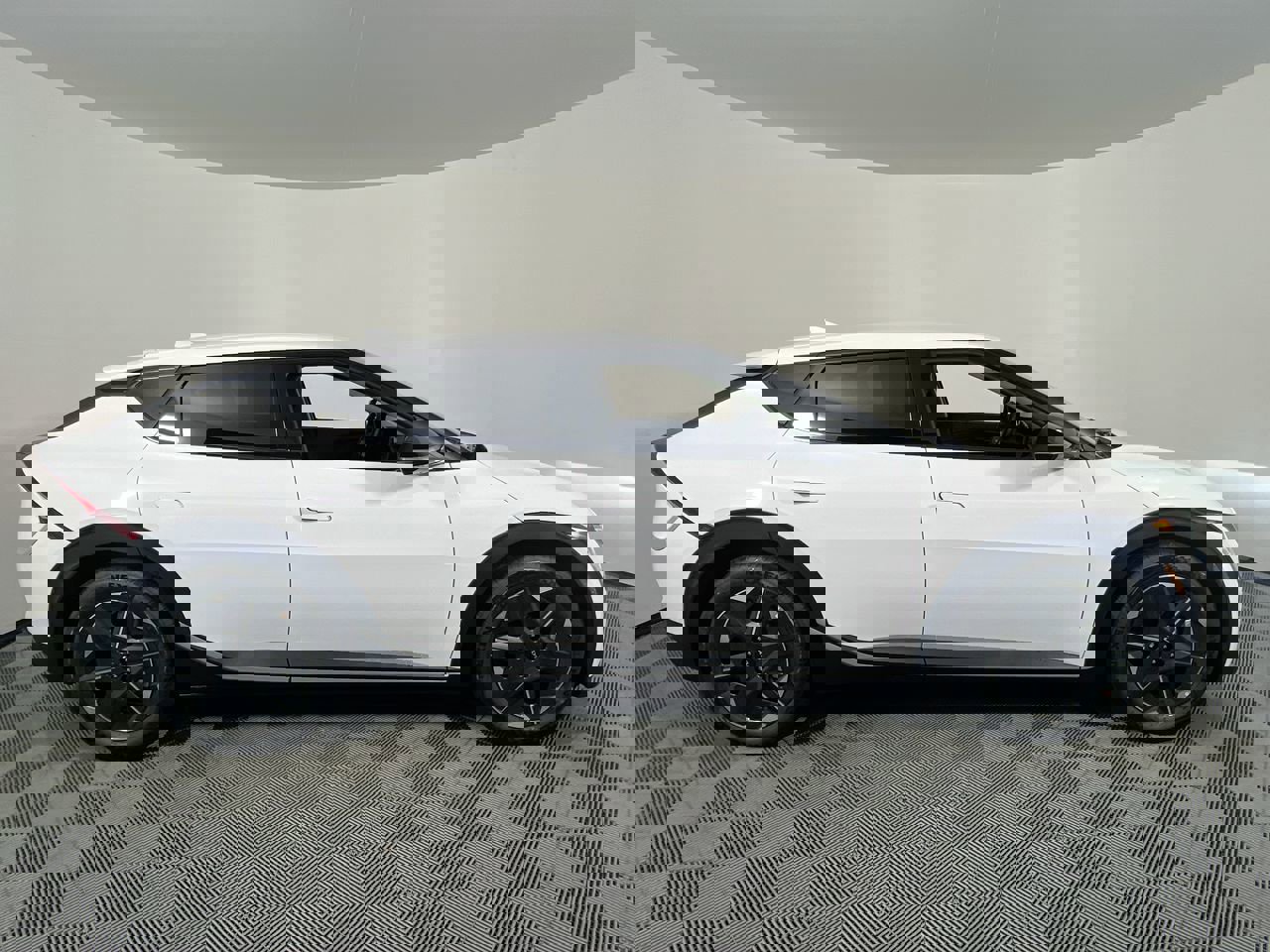New 2025 Kia EV6 Wind image 2