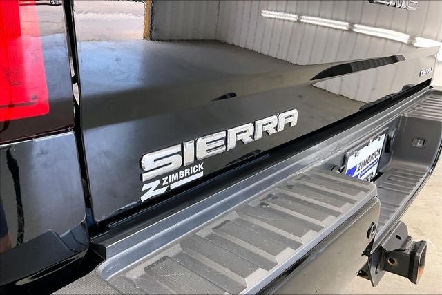 Used 2018 GMC Sierra 2500 Denali w/ Duramax Plus Package AWD/4WD image 9