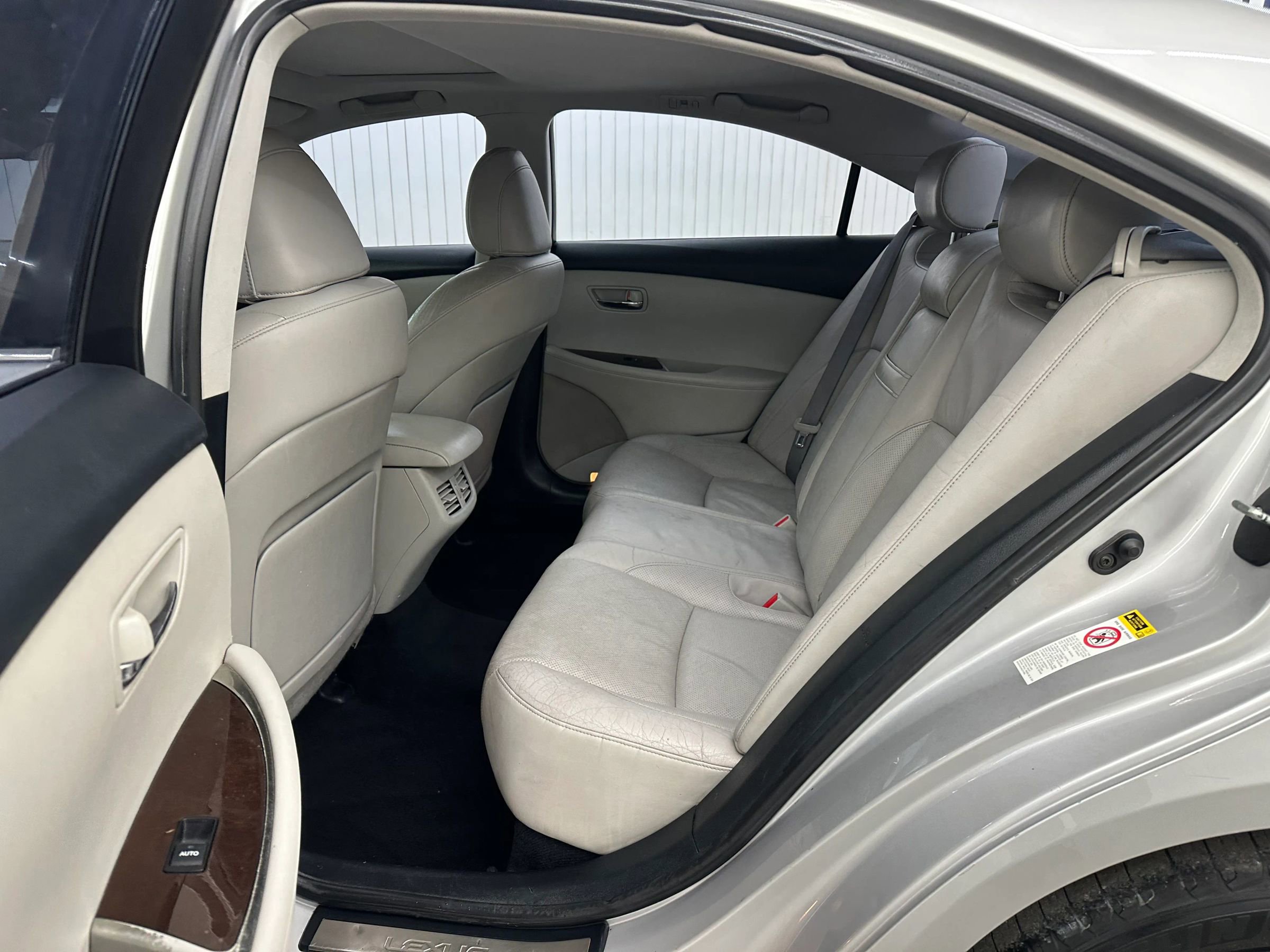 Used 2010 Lexus ES 350 image 12