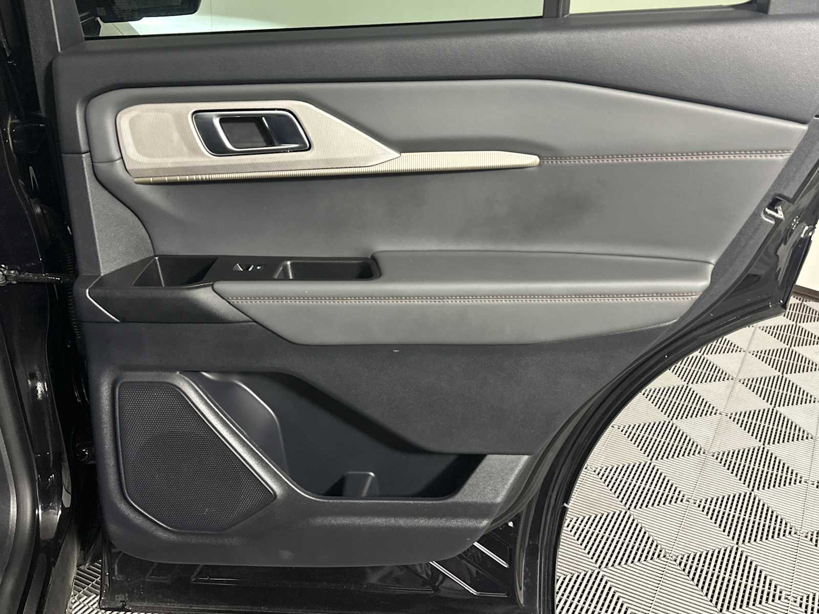 Used 2025 Ford Explorer Active image 16