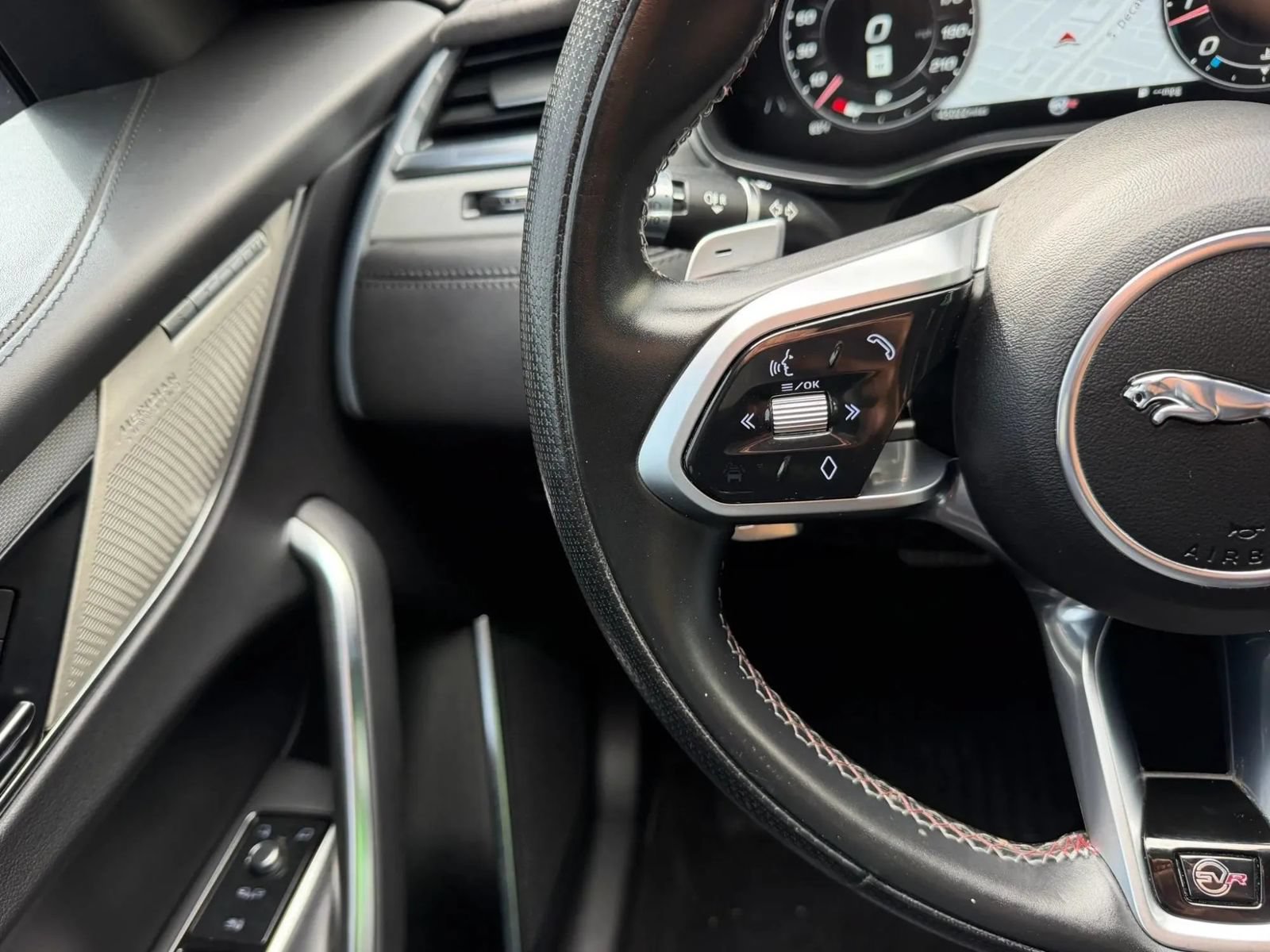 Used 2021 Jaguar F-PACE SVR AWD/4WD image 27