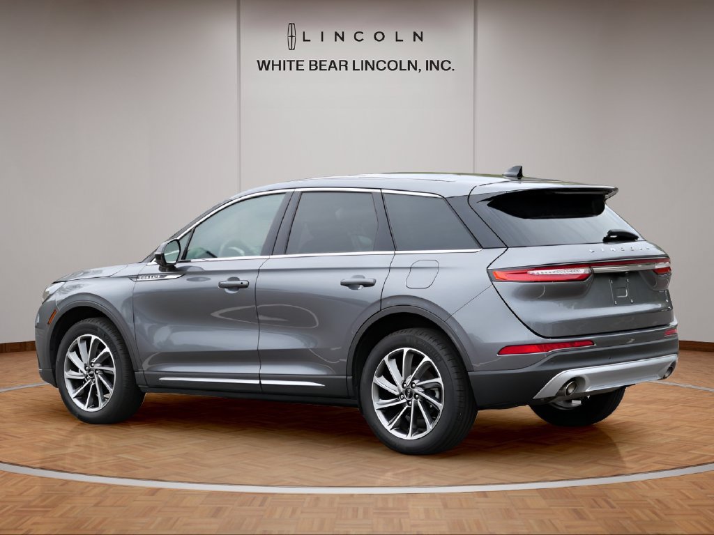 Used 2024 Lincoln Corsair AWD w/ Equipment Group 101A image 7