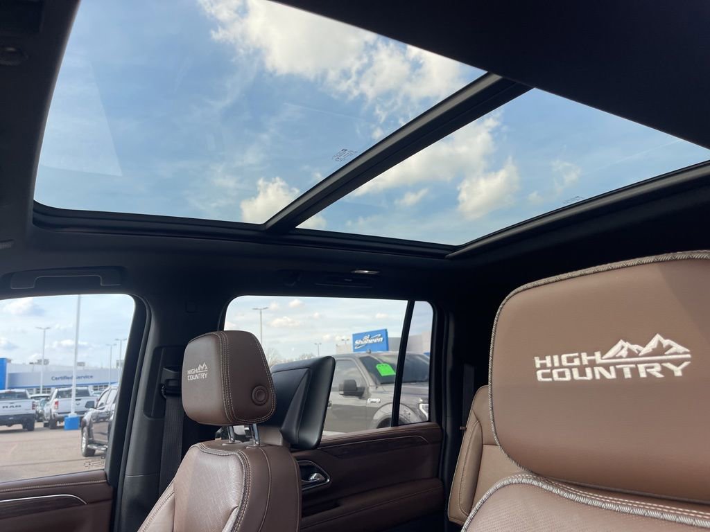 Certified 2021 Chevrolet Suburban High Country AWD/4WD image 23