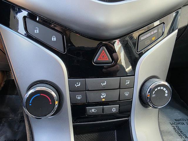 Used 2014 Chevrolet Cruze LS image 12