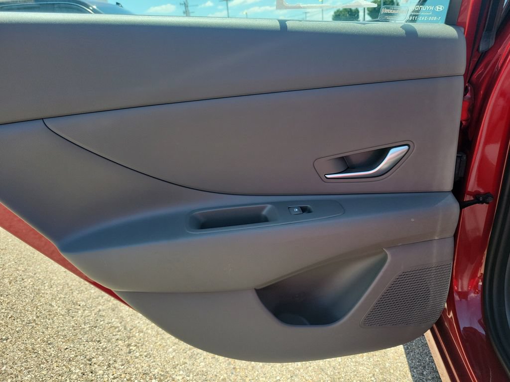 Used 2023 Hyundai Elantra SEL w/ Cargo Package FWD image 13