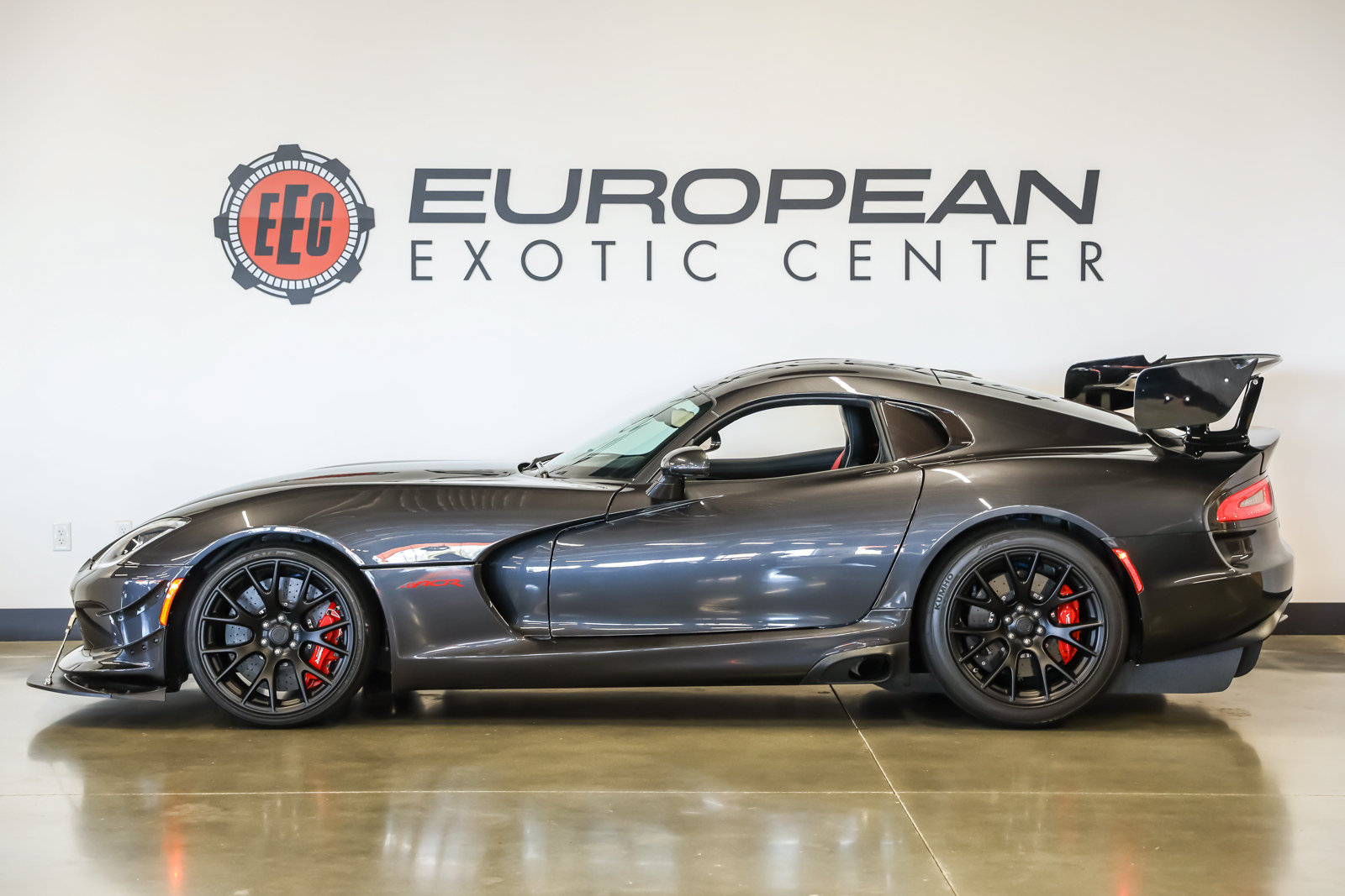 Used 2016 Dodge Viper ACR w/ Exterior Carbon Fiber Package RWD image 7