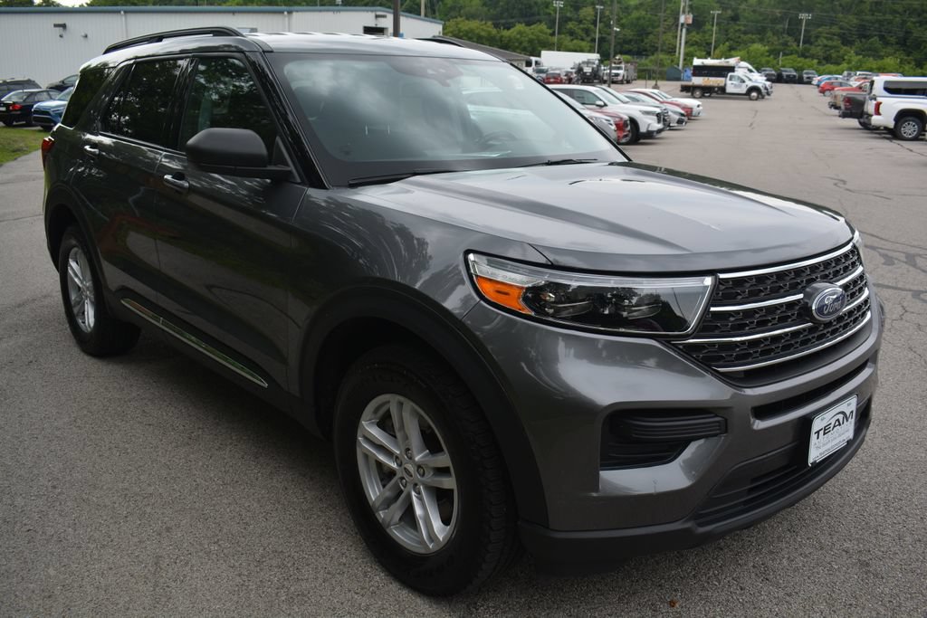 Used 2022 Ford Explorer XLT AWD/4WD image 4