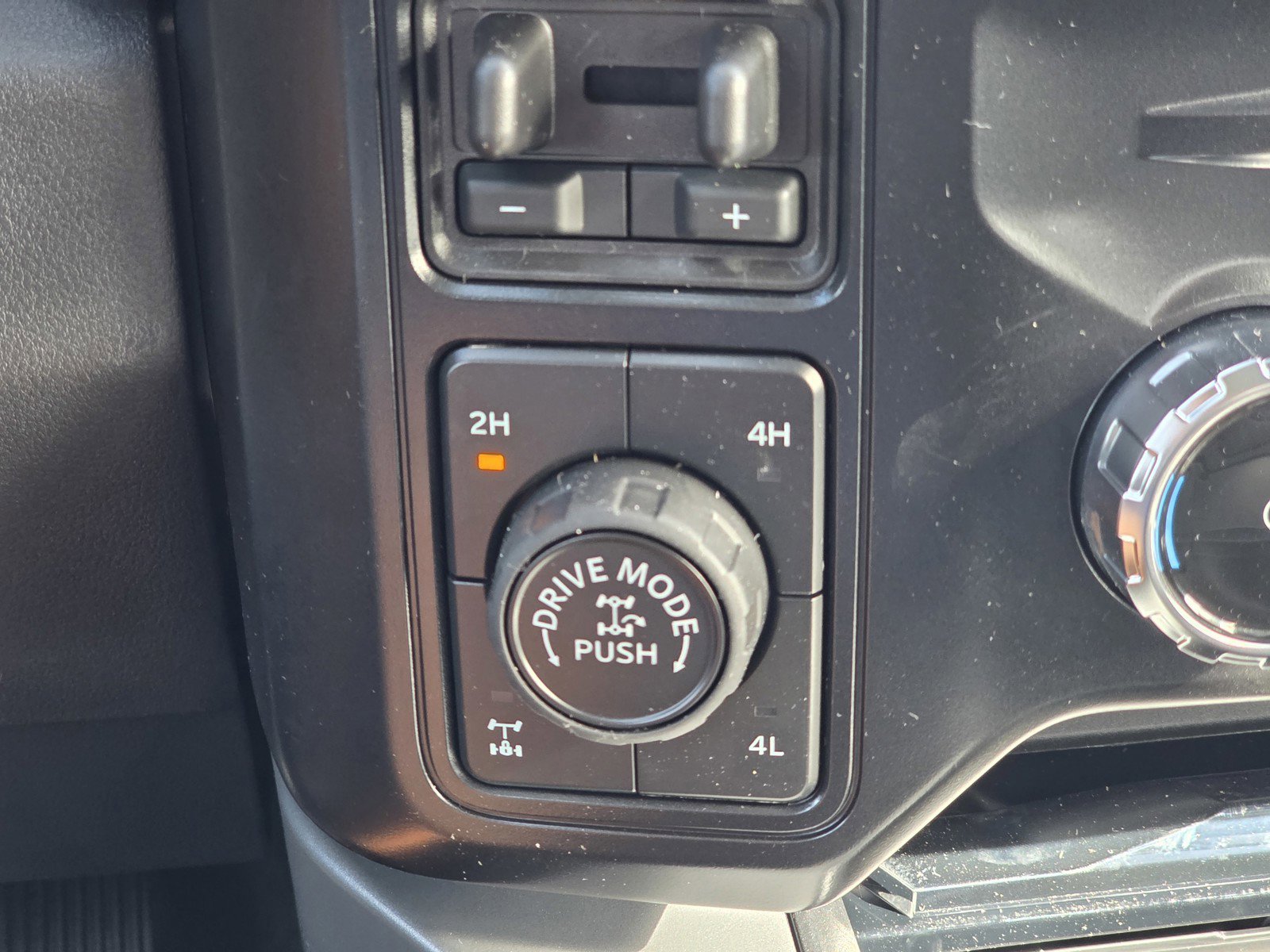 New 2026 Ford F250 Lariat w/ Tremor Off-Road Package image 23