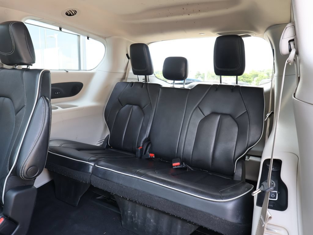 Used 2023 Chrysler Pacifica Limited w/ Uconnect Theater Family Group AWD/4WD image 25