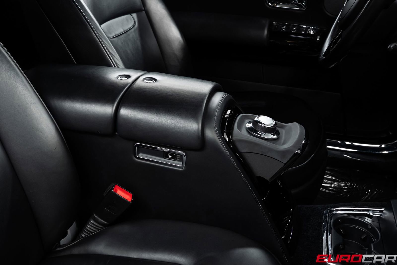 Used 2010 Rolls-Royce Phantom Coupe image 29