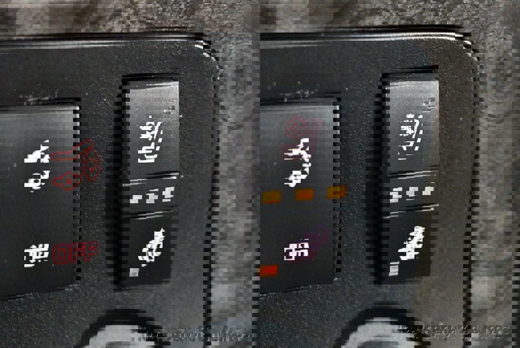 Used 2011 GMC Acadia Denali image 47