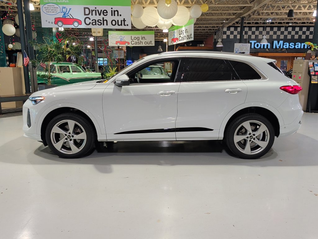 Used 2025 Audi Q5 Premium Plus w/ Premium Plus AWD/4WD image 17