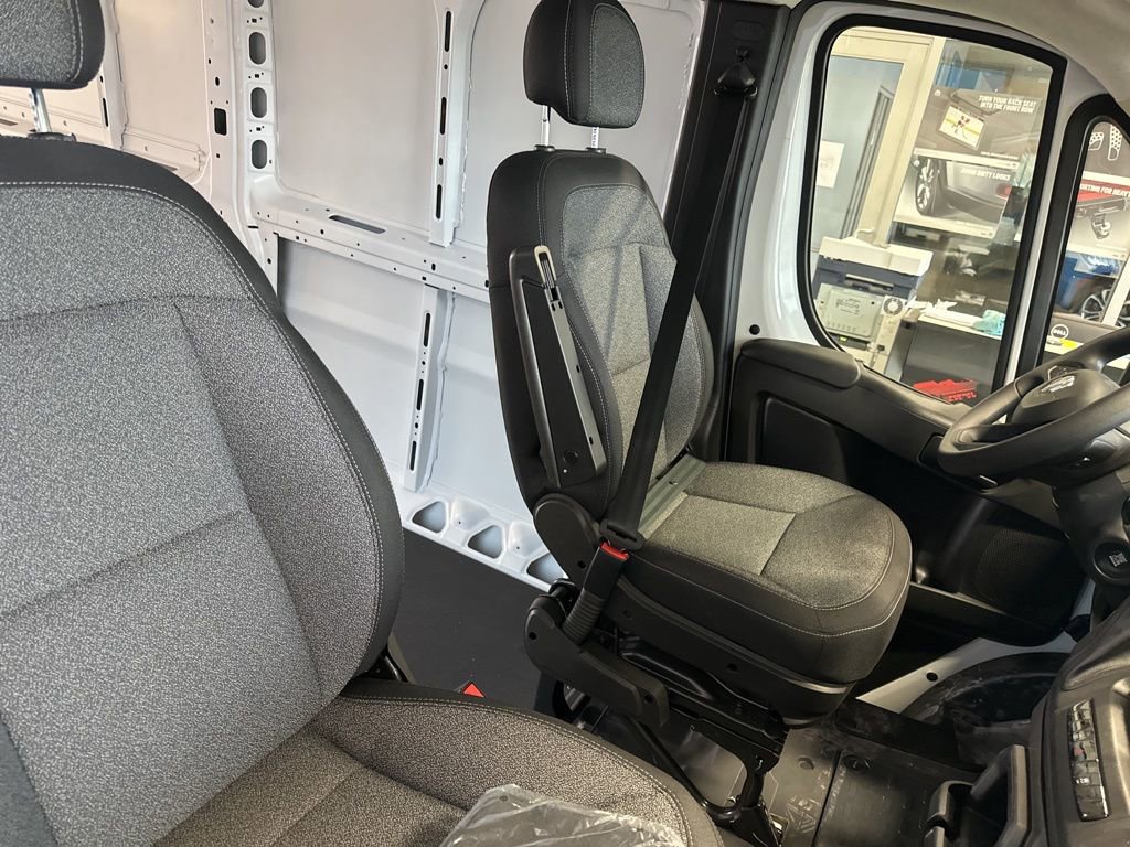Used 2024 RAM ProMaster 2500 image 23