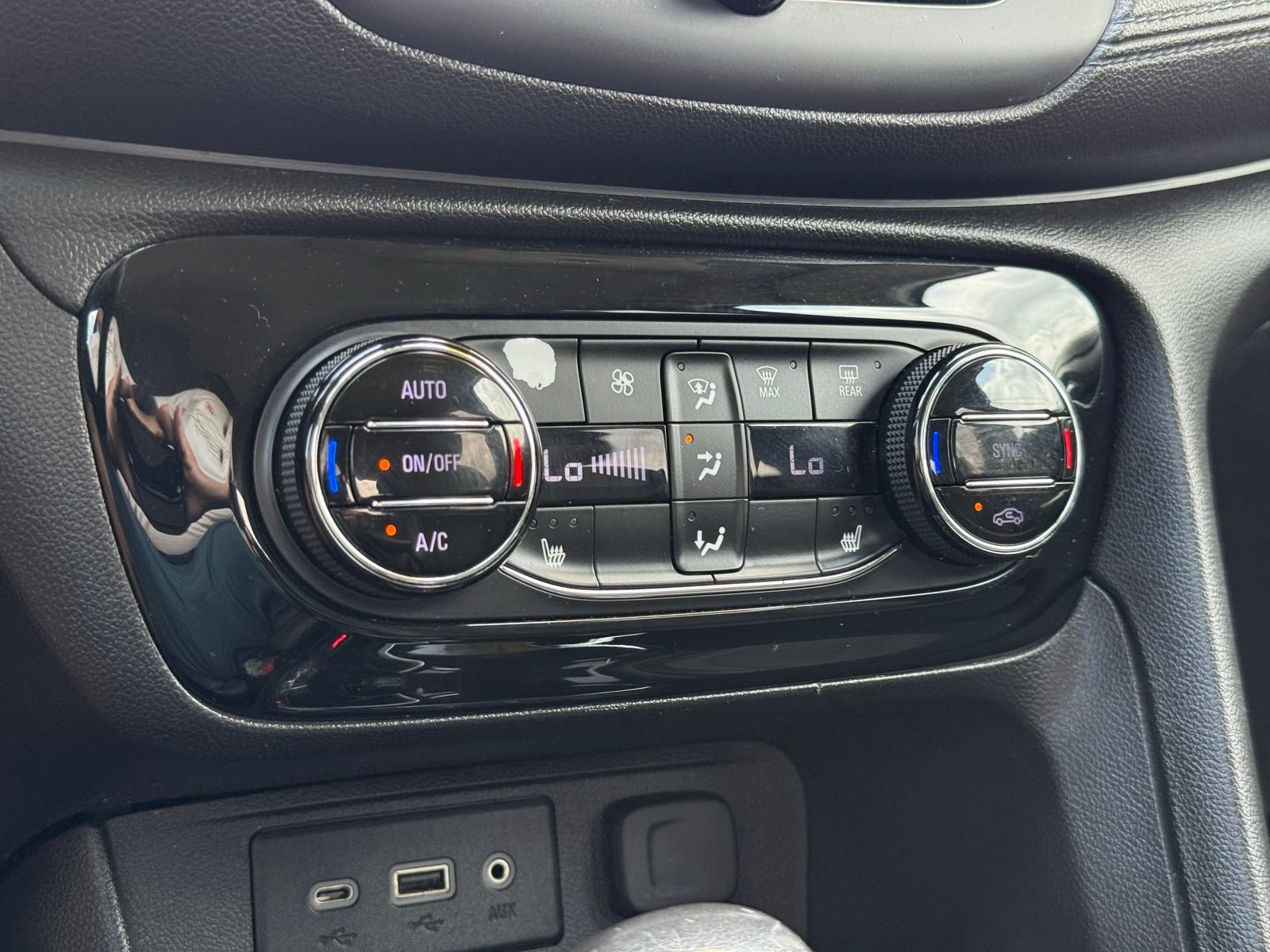 Used 2020 Buick Encore GX Select FWD image 21