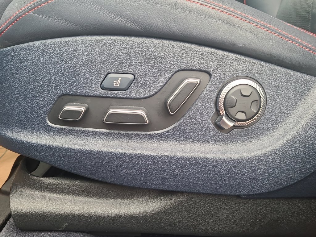 Used 2024 Genesis GV70 3.5T Sport AWD/4WD image 15