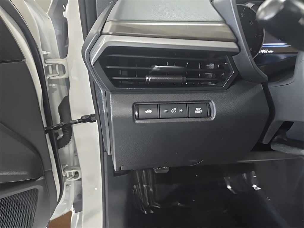 Used 2024 Nissan Altima 2.5 SV image 11