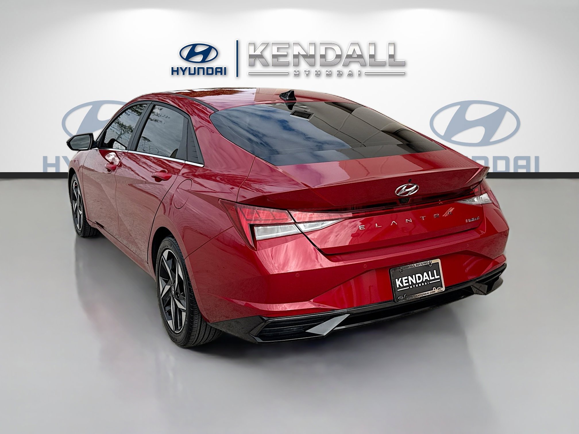 Used 2023 Hyundai Elantra Limited image 4