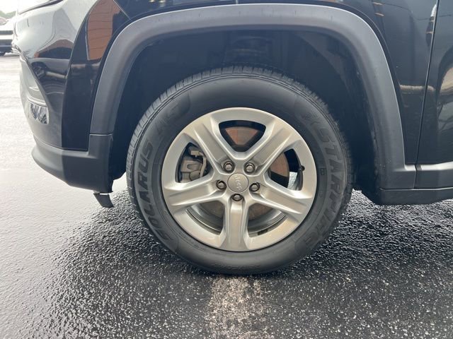 Used 2024 Jeep Compass Latitude image 5