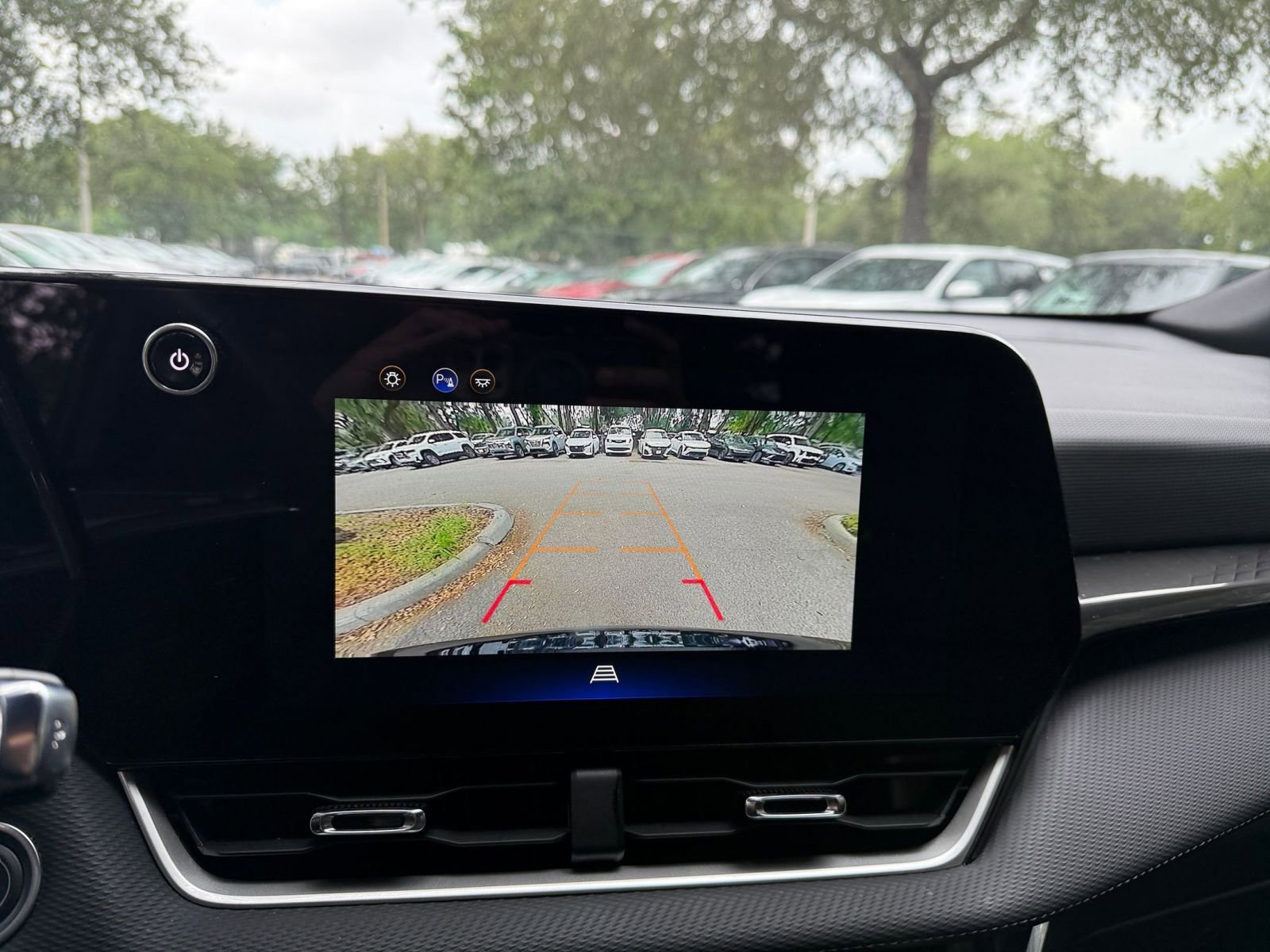 Used 2025 Chevrolet Equinox LT FWD image 23
