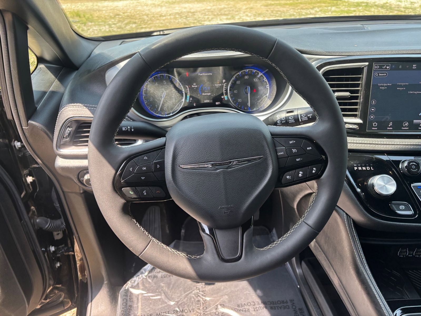 Used 2025 Chrysler Pacifica Limited FWD image 31