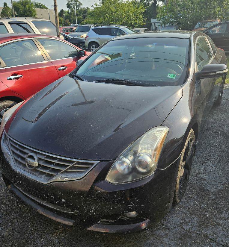 Used 2010 Nissan Altima 3.5 SR w/ Premium Pkg