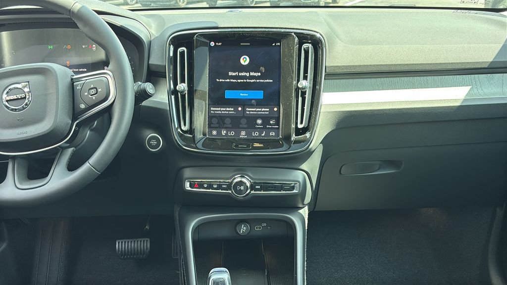 New 2026 Volvo XC40 B5 Plus w/ Climate Package AWD/4WD image 6