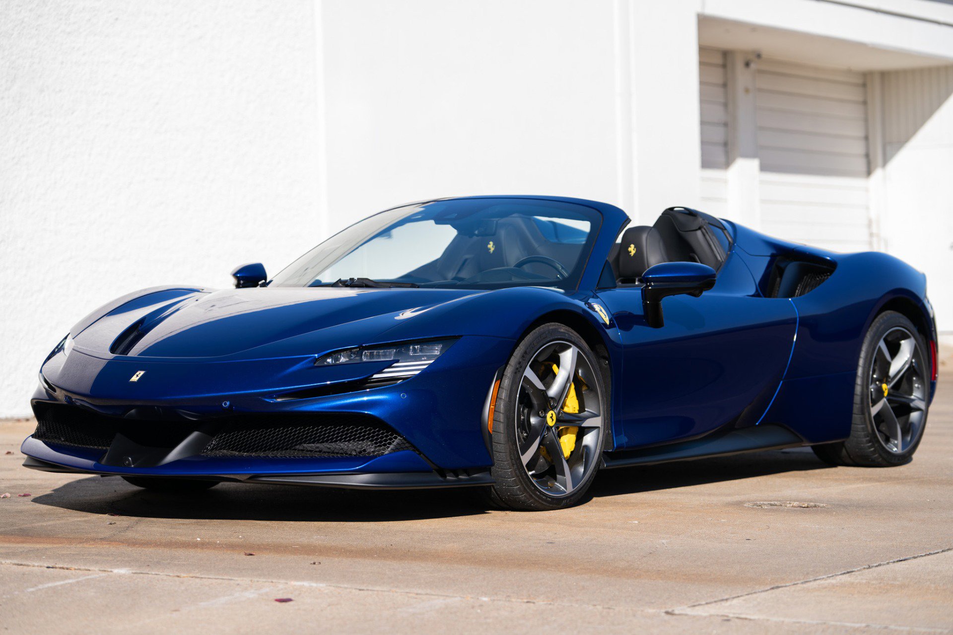 Used 2025 Ferrari SF90 Spider image 16