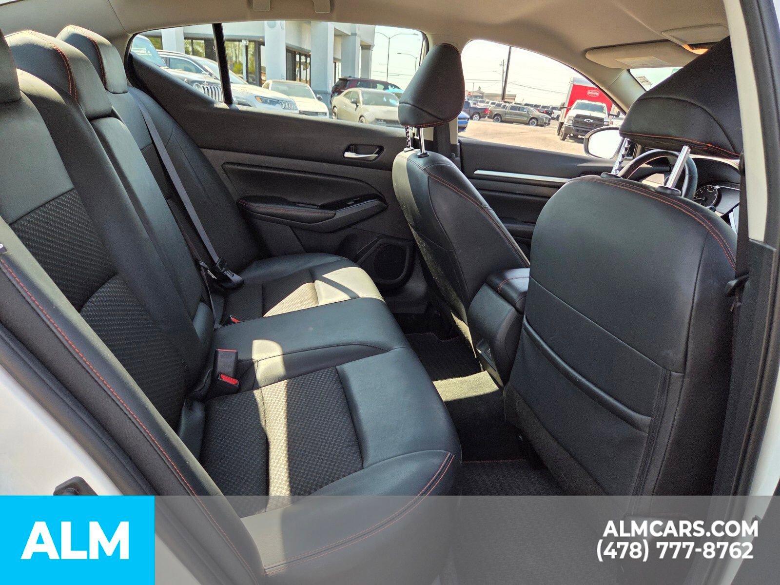 Used 2025 Nissan Altima 2.5 SR image 16