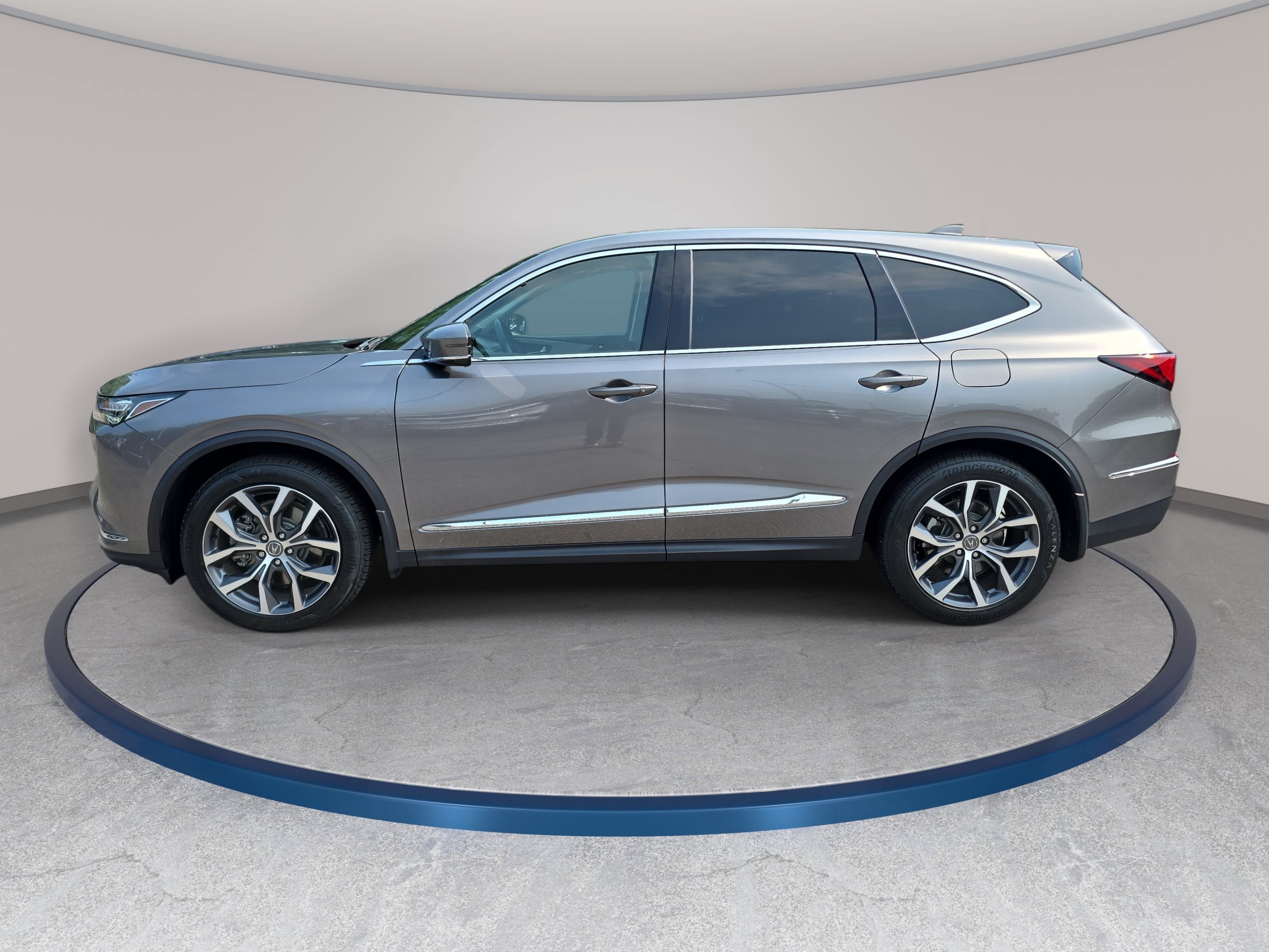 Used 2023 Acura MDX SH-AWD w/ Technology Package image 8