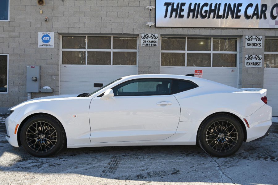 Used 2022 Chevrolet Camaro LT w/ Technology Package image 3