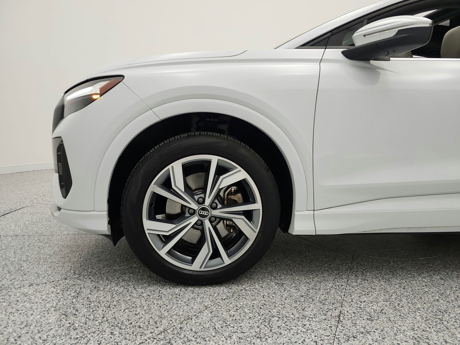 Used 2022 Audi Q4 e-tron Premium w/ Convenience Package AWD/4WD image 18