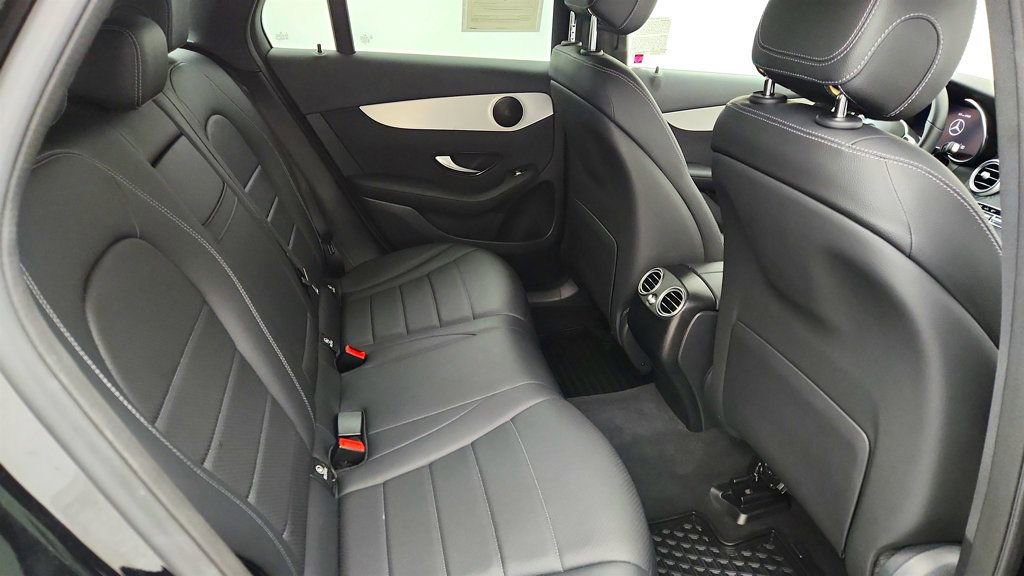 Used 2022 Mercedes-Benz GLC 300 image 21