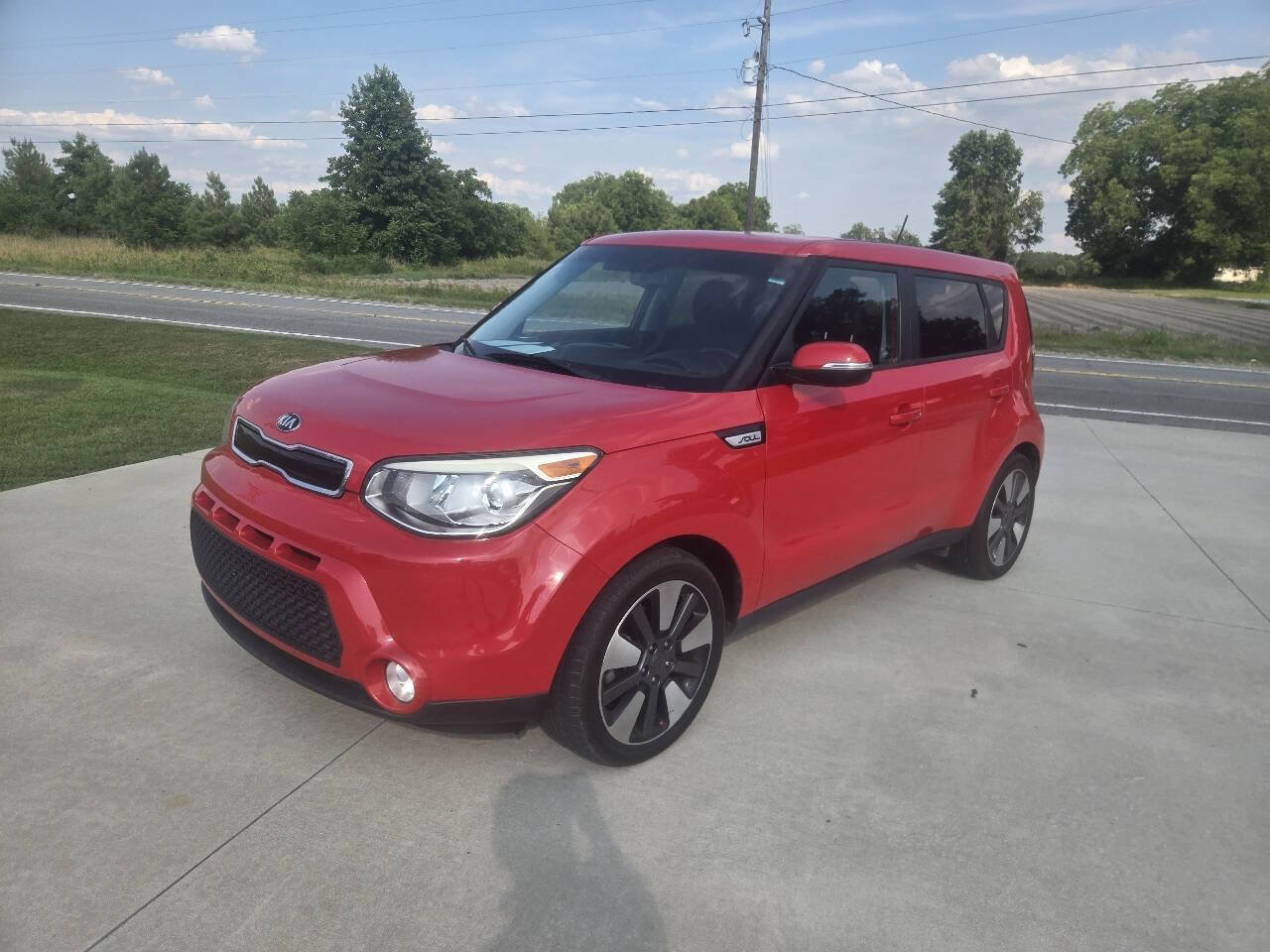 Used 2015 Kia Soul ! FWD image 4