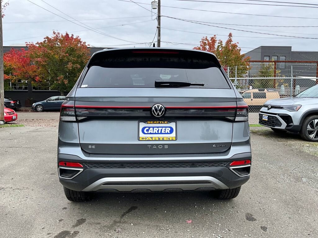New 2025 Volkswagen Taos SE image 7