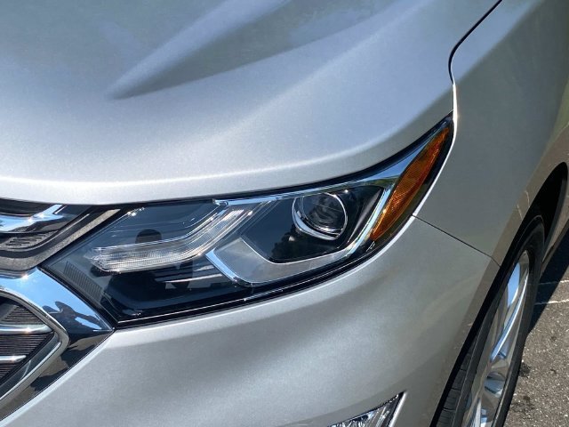 Used 2018 Chevrolet Equinox Premier FWD image 5