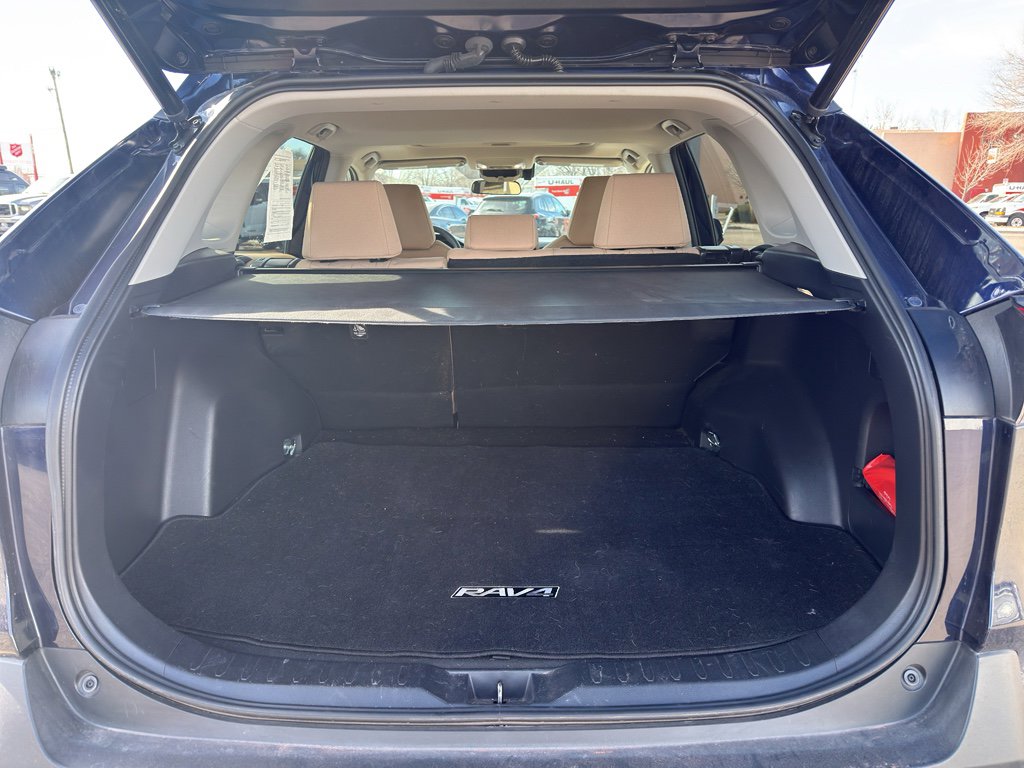 Used 2022 Toyota RAV4 XLE image 11