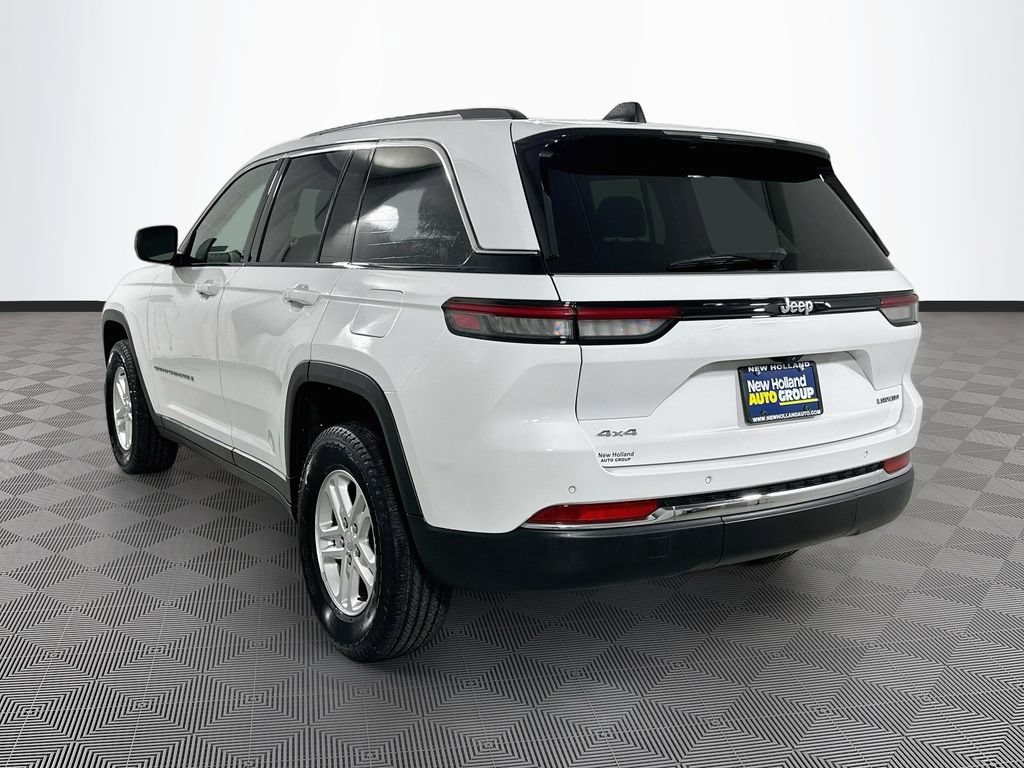 Certified 2023 Jeep Grand Cherokee Laredo AWD/4WD image 5