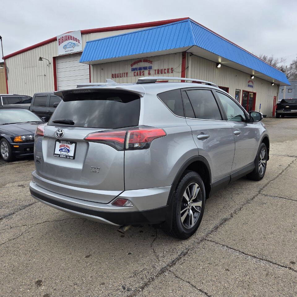 Used 2017 Toyota RAV4 XLE AWD/4WD image 6