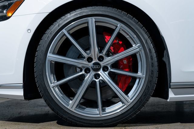 Used 2023 Audi S8 image 39