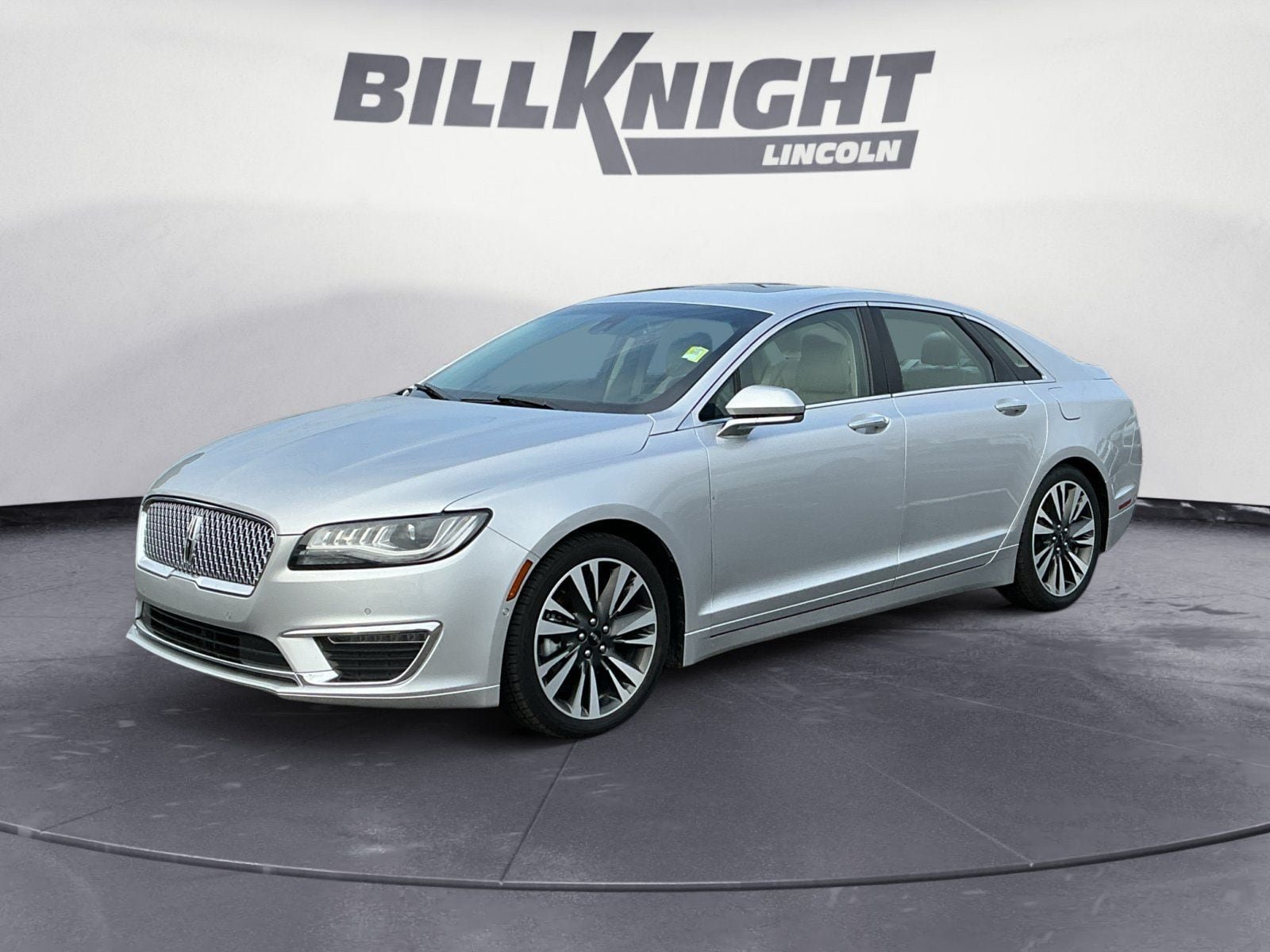 Used 2019 Lincoln MKZ Reserve FWD image 1