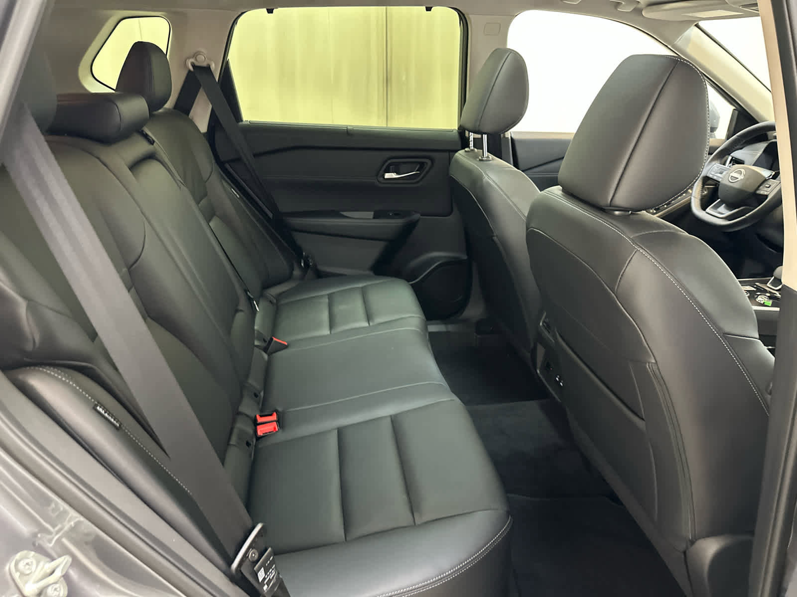 Certified 2025 Nissan Rogue SL w/ Tech Package image 20