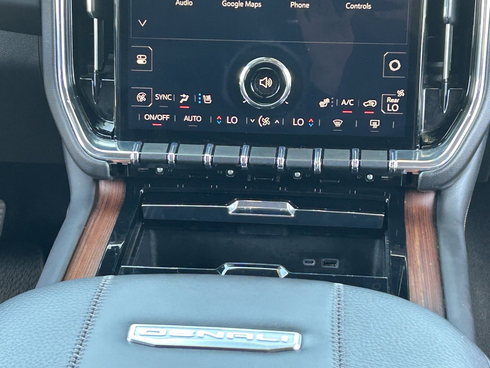 Certified 2025 GMC Yukon XL Denali AWD/4WD image 22
