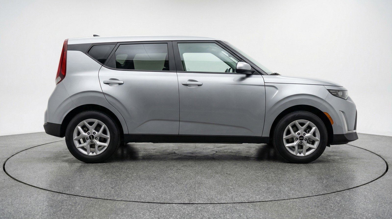 Used 2025 Kia Soul LX w/ LX Technology Package image 11