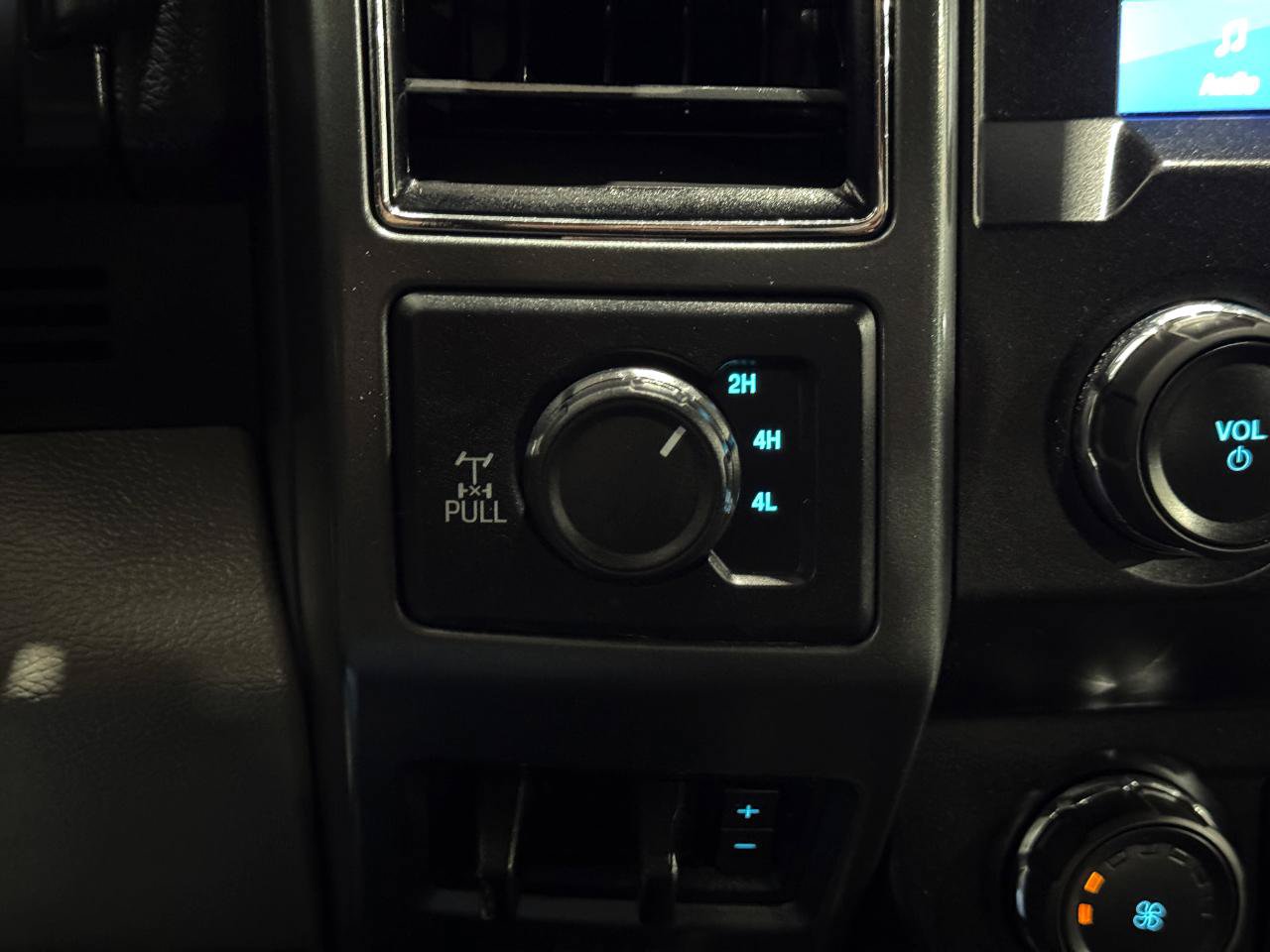 Used 2022 Ford F250 XLT w/ XLT Value Package AWD/4WD image 26