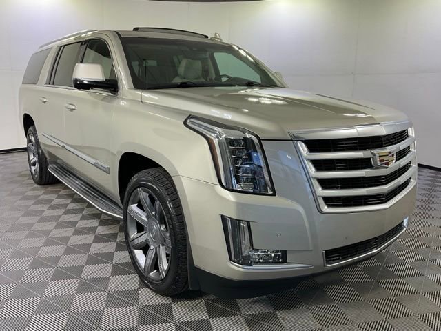 Used 2016 Cadillac Escalade ESV Luxury image 3