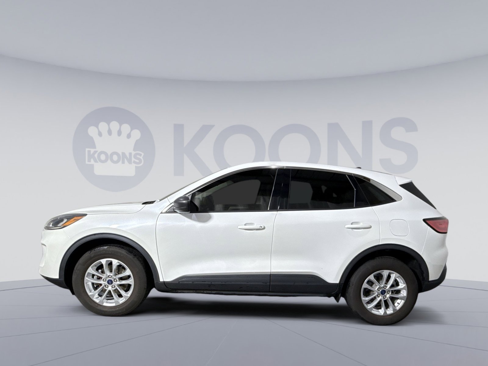 Used 2022 Ford Escape SE w/ Convenience Package AWD/4WD image 2